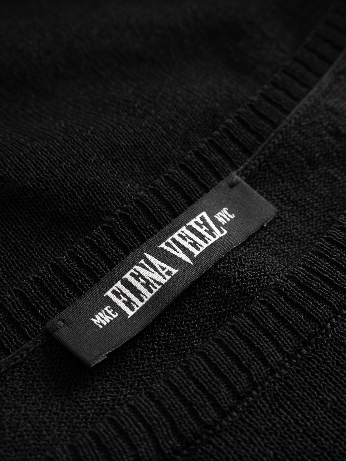 KNIT RUCHED T-SHIRT I ONYX