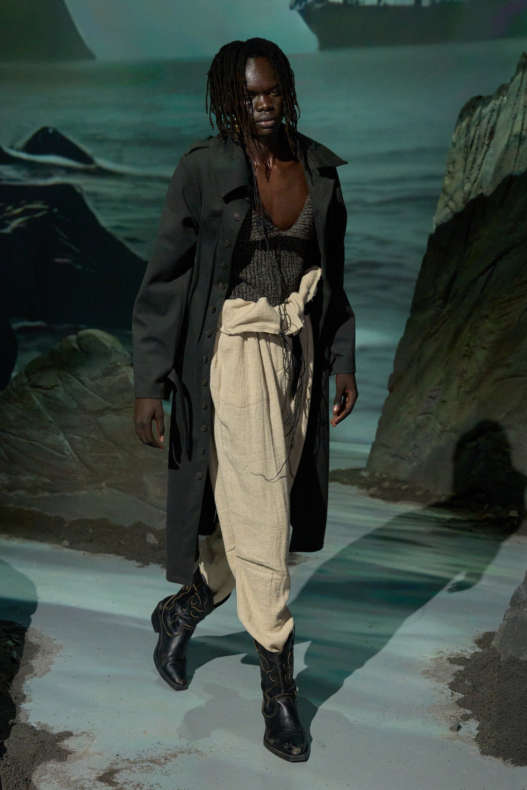 CAPTAINS TRENCH