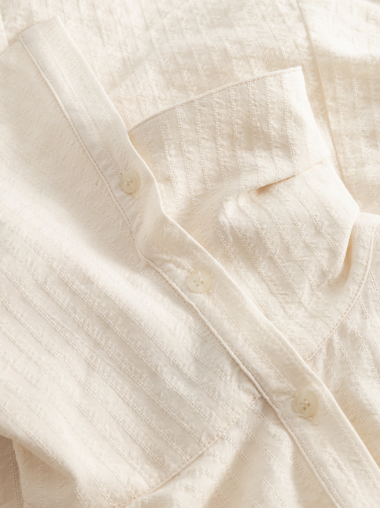 GATHERED BUTTON UP