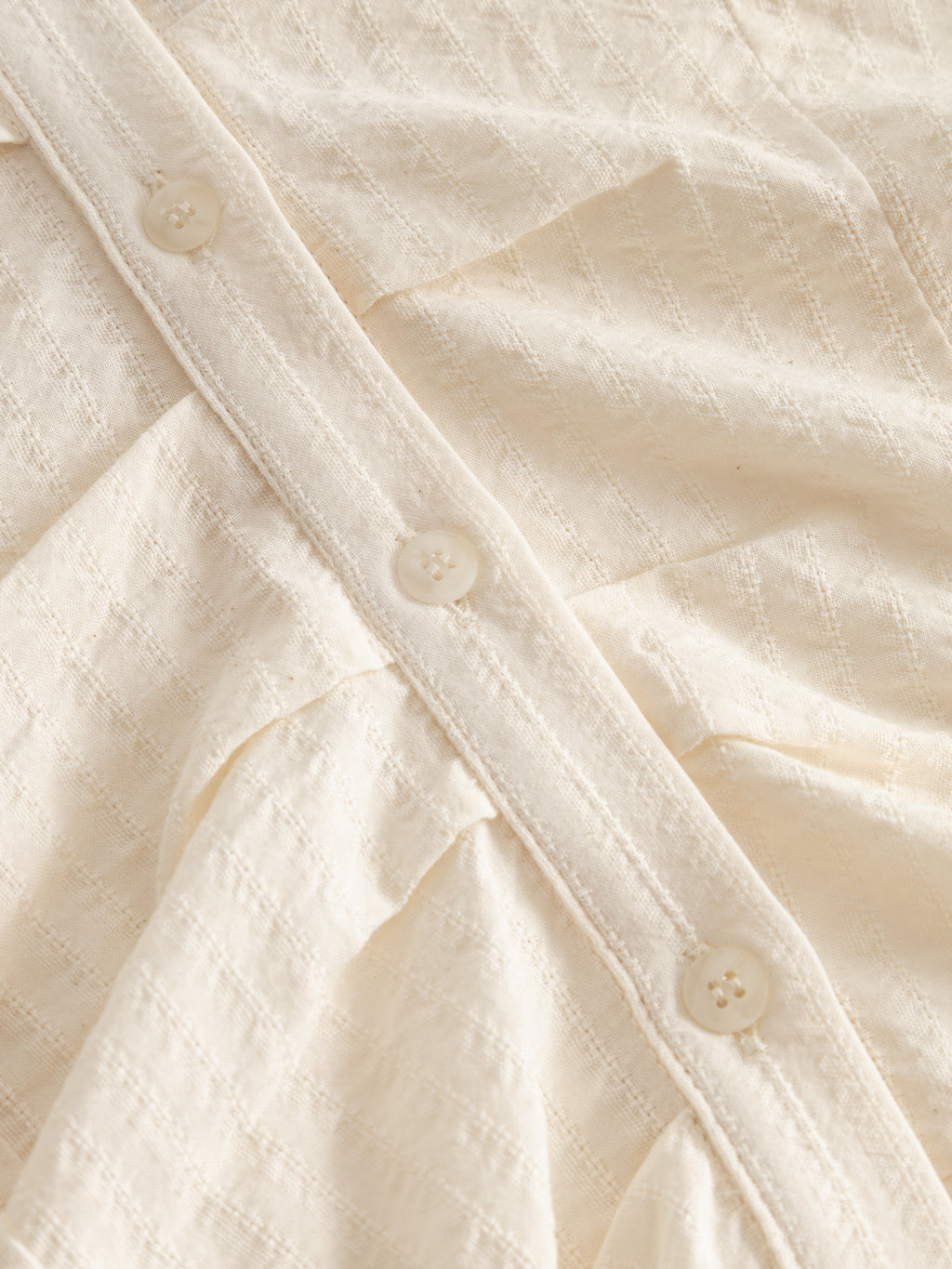GATHERED BUTTON UP