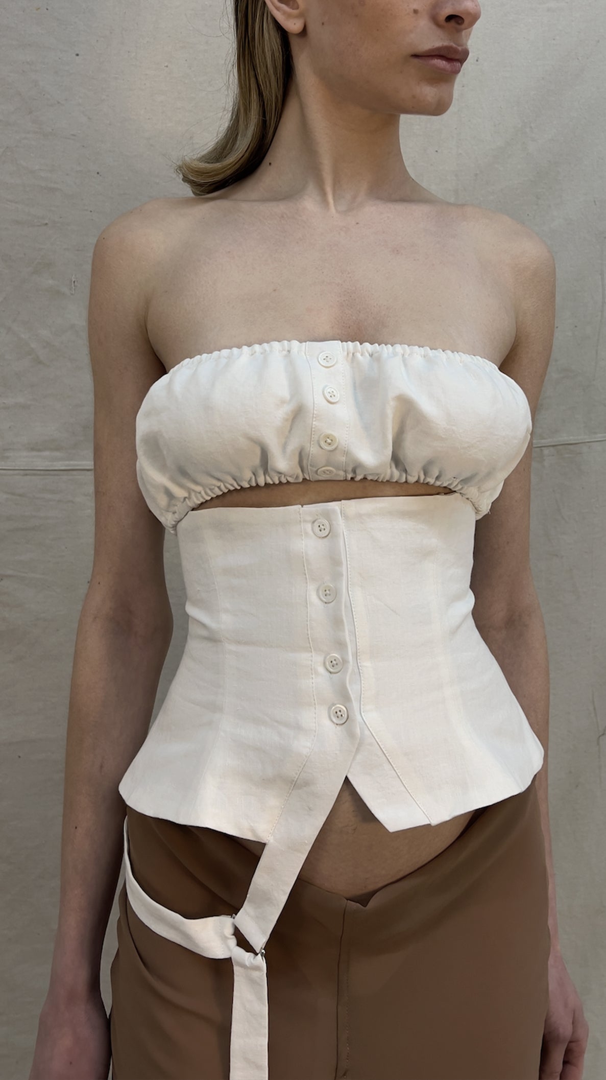 NESTED GIRDLE TOP